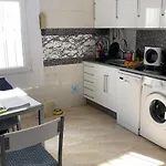 Casa Coqueta Y Confortable En * オビエド