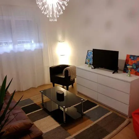 Casa Coqueta Y Confortable En Apartamento *